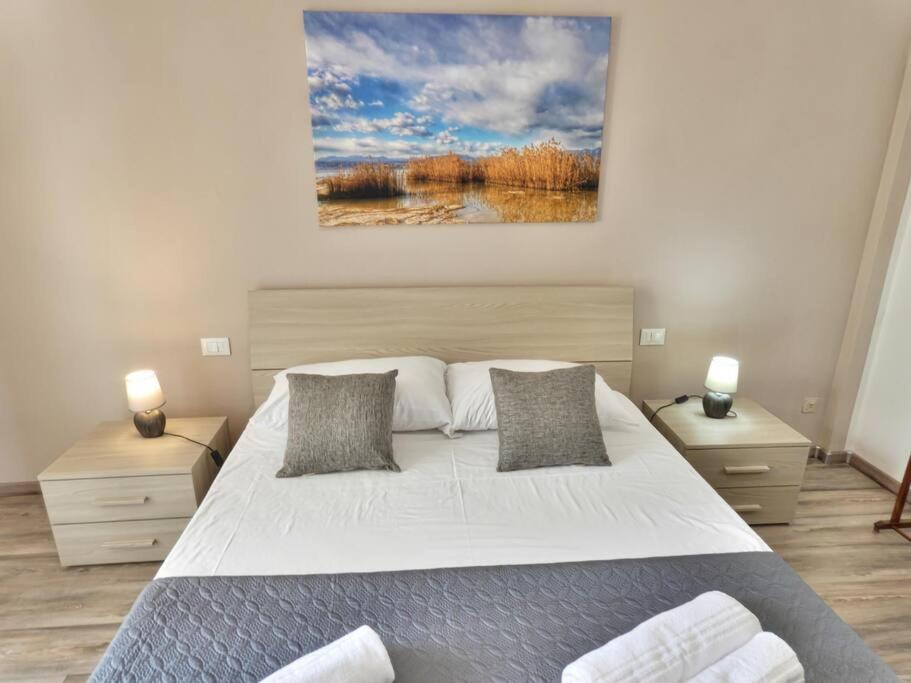 デセンツァーノ・デル・ガルダWelcome House Desenzano Centerアパートメント エクステリア 写真